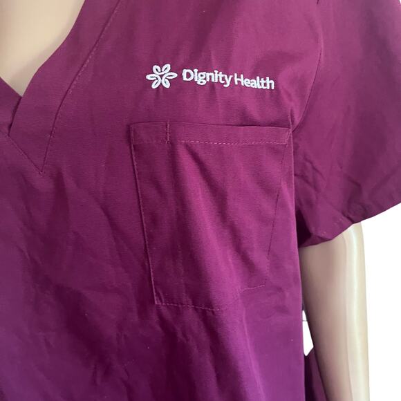Dignity Health Scrub Top Burgundy Pullover New Vneck Medical - Picture 7 of 14